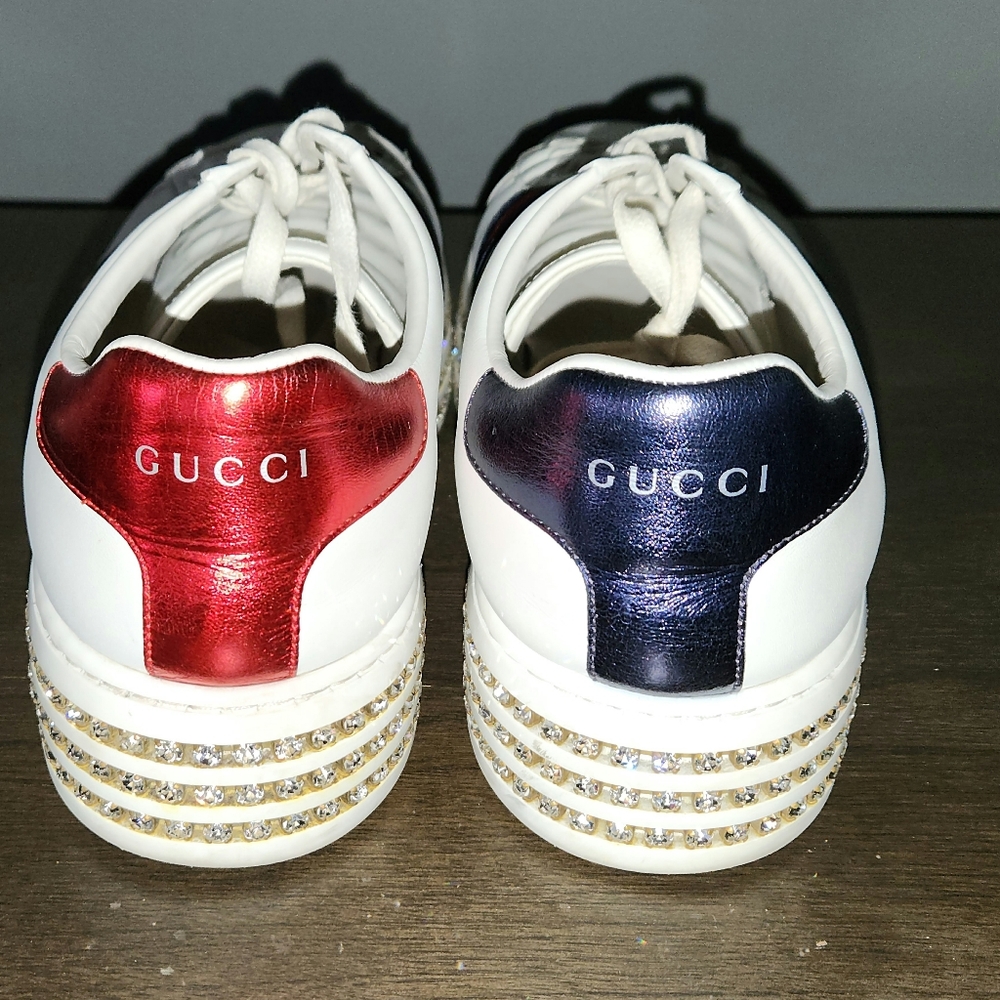 Womens- Gucci Sneakers - Size 9.5
